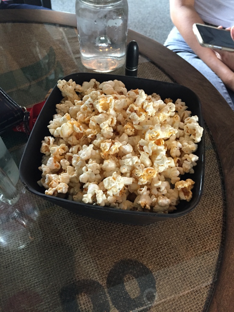 Spicy popcorn with cheese