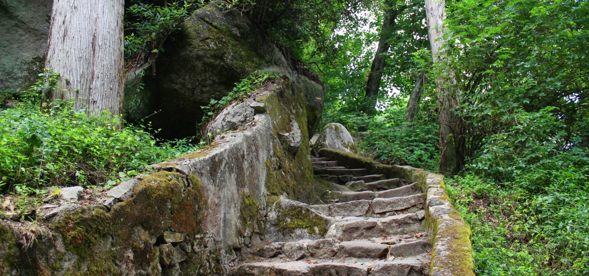 Guide to hiking in Sintra.